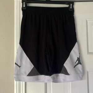 Boys Jordan dri-fit basketball shorts.  Medium